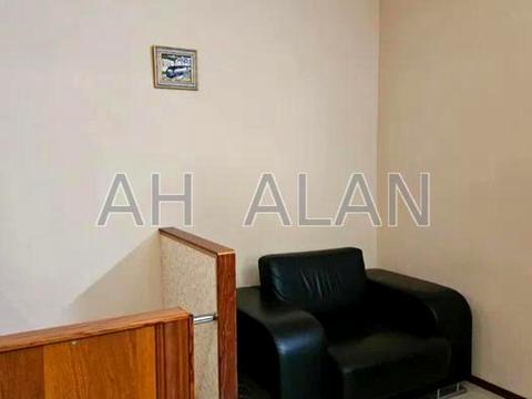 комерційна за адресою Лютеранська вул., 13