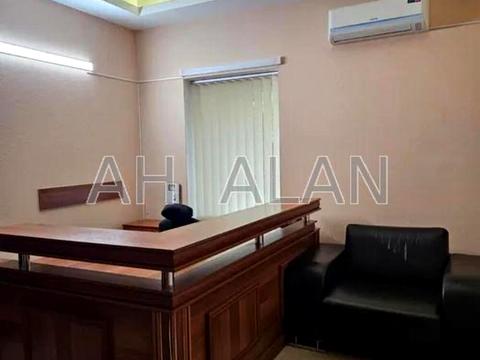 комерційна за адресою Лютеранська вул., 13