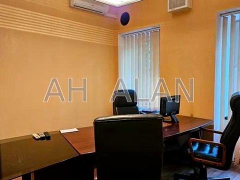 комерційна за адресою Лютеранська вул., 13