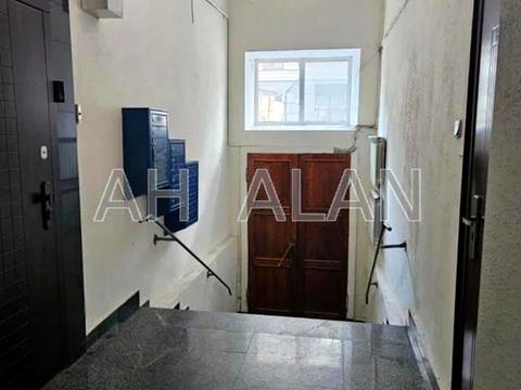 комерційна за адресою Лютеранська вул., 13