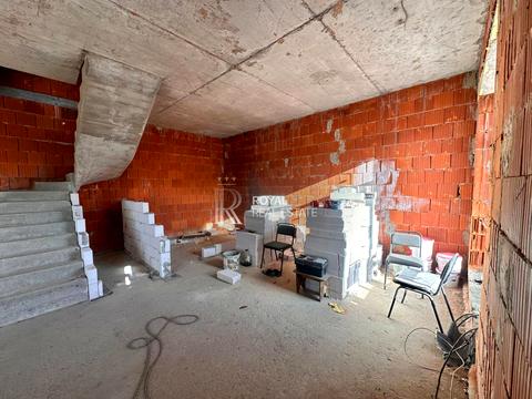 будинок за адресою с. Нові Петрівці, Мощунська вул., 116