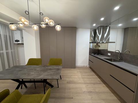 квартира за адресою Степана Бандери вул., 77-Б