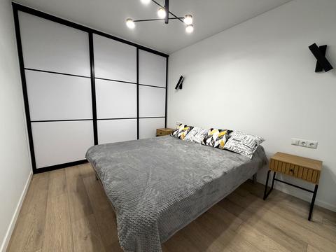 квартира за адресою Степана Бандери вул., 77-Б