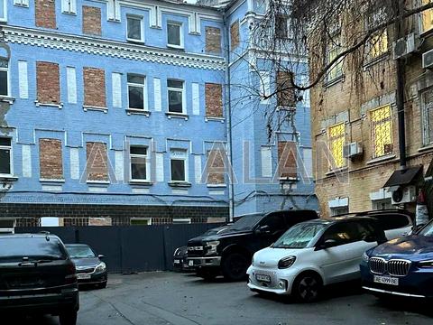 комерційна за адресою Тараса Шевченка пров., 13