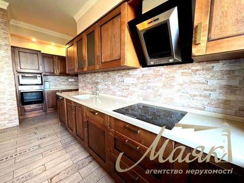 комерційна за адресою Івана Мазепи вул. (Січневого Повстання), 16