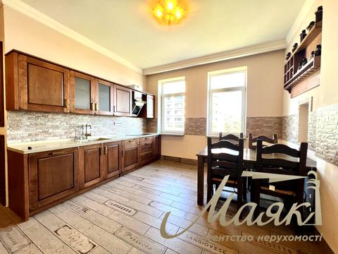 комерційна за адресою Івана Мазепи вул. (Січневого Повстання), 16