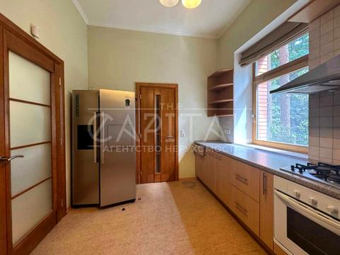 будинок за адресою смт. Козин, Вереснева вул., 1