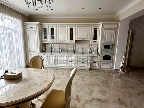 дом по адресу с. Блиставица, Центральна