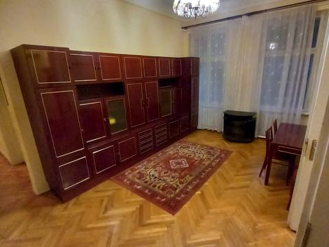 квартира за адресою Українська вул., 12