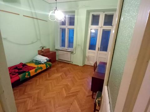 квартира за адресою Українська вул., 12