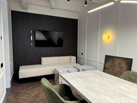 комерційна за адресою Бульварно-Кудрявська вул. (Воровського), 15а