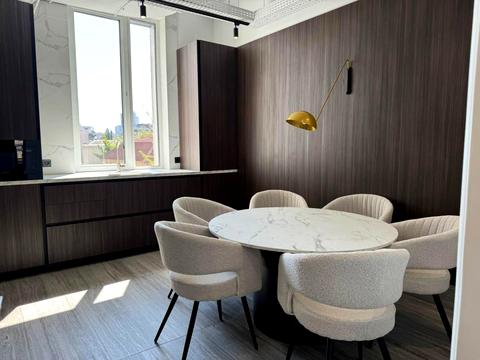 комерційна за адресою Бульварно-Кудрявська вул. (Воровського), 15а