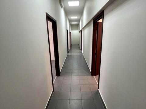 комерційна за адресою Лаврська вул. (Січневого Повстання), 16