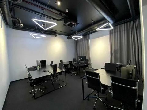 коммерческая по адресу Антоновича, 74-78