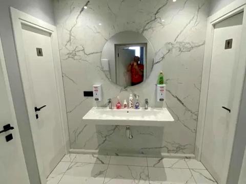 коммерческая по адресу Антоновича, 74-78