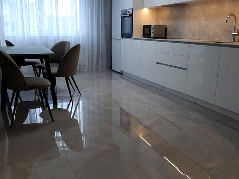 квартира по адресу Олександра Олеся ул., 5