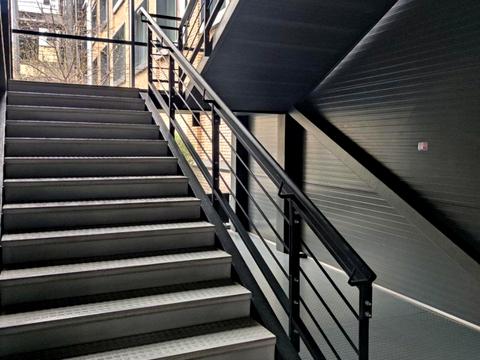 коммерческая по адресу Науки просп., 1