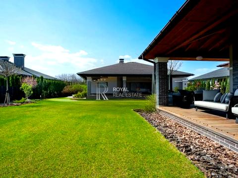 дом по адресу с. Вишенки, Центральна вул., 1