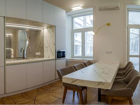 комерційна за адресою Шота Руставелі вул., 1