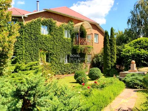 будинок за адресою Вишнева вул.