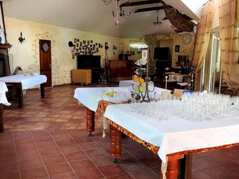 будинок за адресою Вишнева вул.