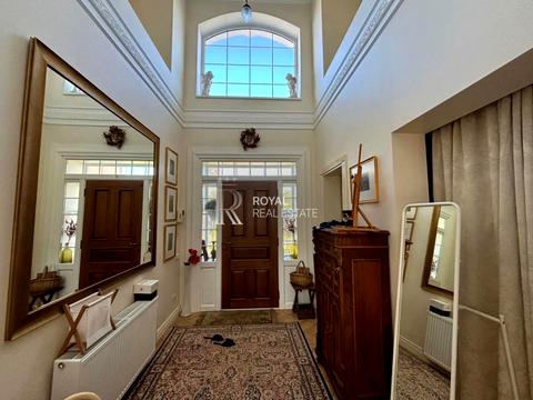 будинок за адресою Центральна вул., 7