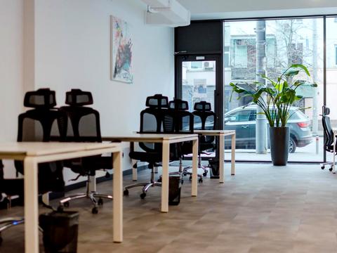 комерційна за адресою Саксаганського вул., 1-Г