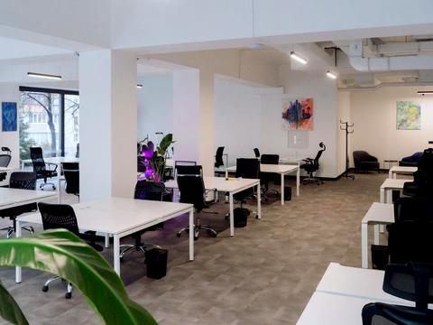 комерційна за адресою Саксаганського вул., 1-Г