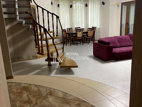 будинок за адресою Абрикосова вул.