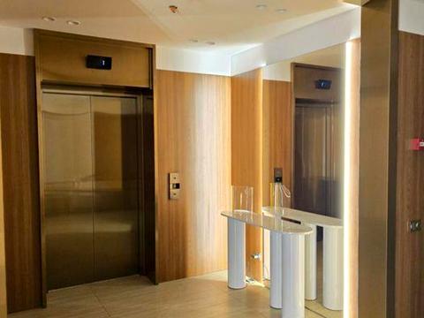 комерційна за адресою Болсуновська вул. (Сергія Струтинського), 21