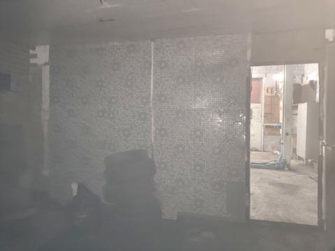 паркомісце за адресою Євгена Плужника вул., 3