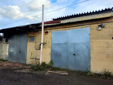 паркомісце за адресою Євгена Плужника вул., 3