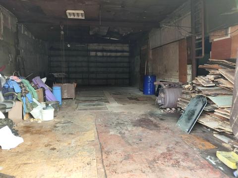 паркомісце за адресою Євгена Плужника вул., 3