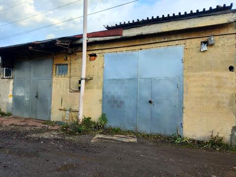 паркомісце за адресою Євгена Плужника вул., 3