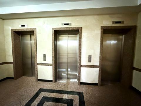 комерційна за адресою Інститутська вул., 18-А