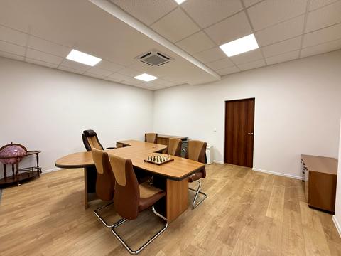 комерційна за адресою Інститутська вул., 18-А