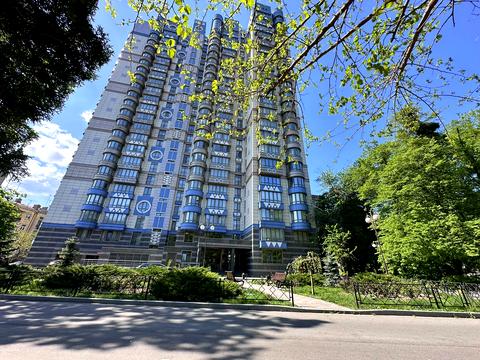 комерційна за адресою Інститутська вул., 18-А