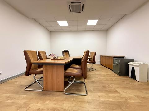 комерційна за адресою Інститутська вул., 18-А