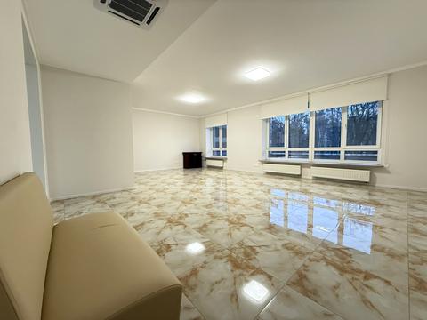 комерційна за адресою Інститутська вул., 18-А