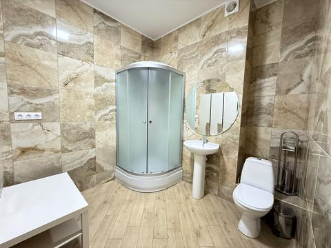 комерційна за адресою Інститутська вул., 18-А