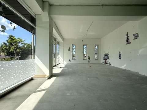 коммерческая по адресу Весняна ул., 18