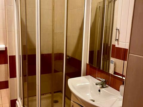 комерційна за адресою Низова, 2д