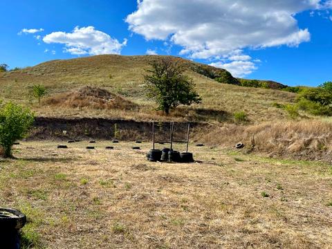 комерційна за адресою Низова, 2д