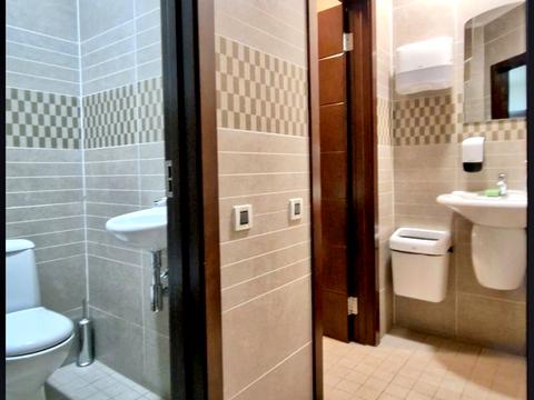 комерційна за адресою Тараса Шевченка бульв., 33-Б