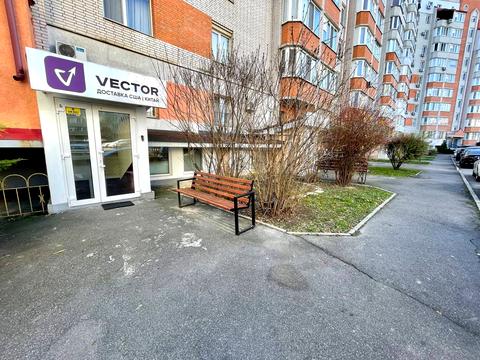 комерційна за адресою Зодчих вул., 3