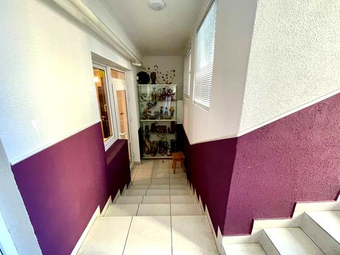 комерційна за адресою Зодчих вул., 3