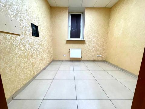 комерційна за адресою Келецька вул., 78