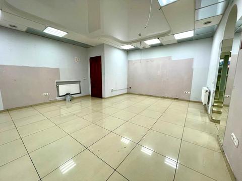 комерційна за адресою Келецька вул., 78