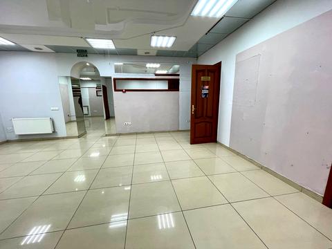 комерційна за адресою Келецька вул., 78