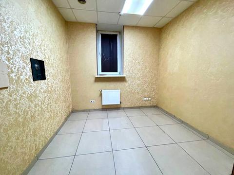 комерційна за адресою Келецька вул., 78